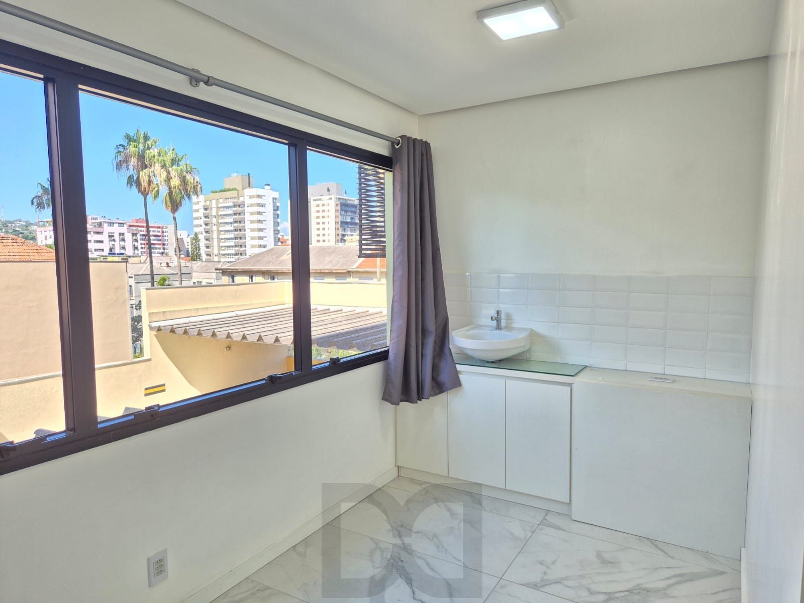 Sala reformada com box — foto 12