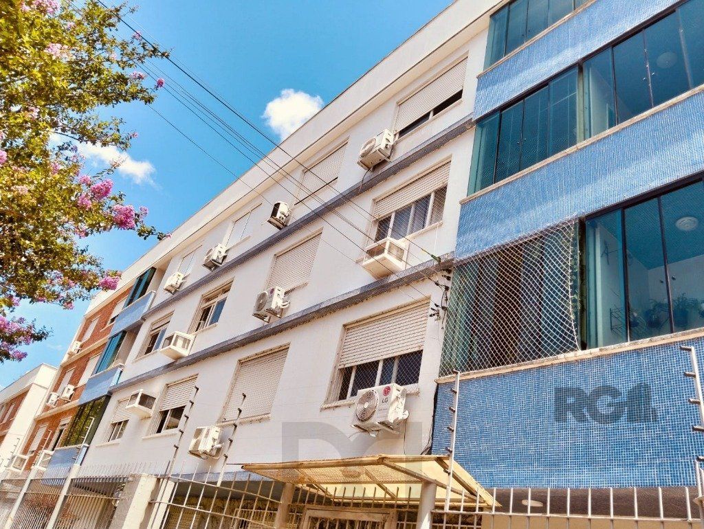 Apartamento 3 Dormitórios , dependência de empregada e vaga de garagem. — foto 1