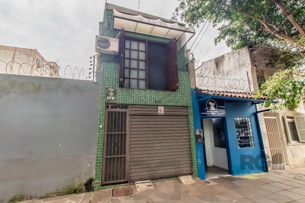 Casa para Venda - 110m², 2 dormitórios, sendo 1 suítes, 2 vagas - Menino Deus — foto 1