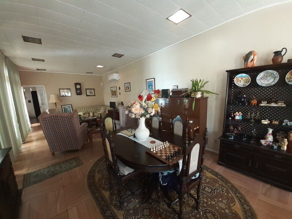 Casa para Venda - 290m², 3 dormitórios, sendo 1 suites, 3 vagas - Menino Deus — foto 2