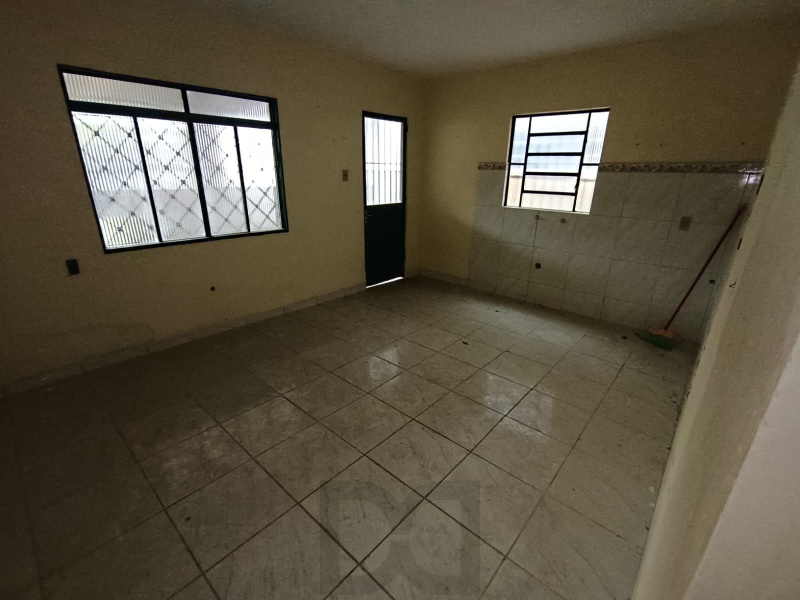 Sobrado 3 Dormitórios 192m² com vaga para 2 carros . — foto 8