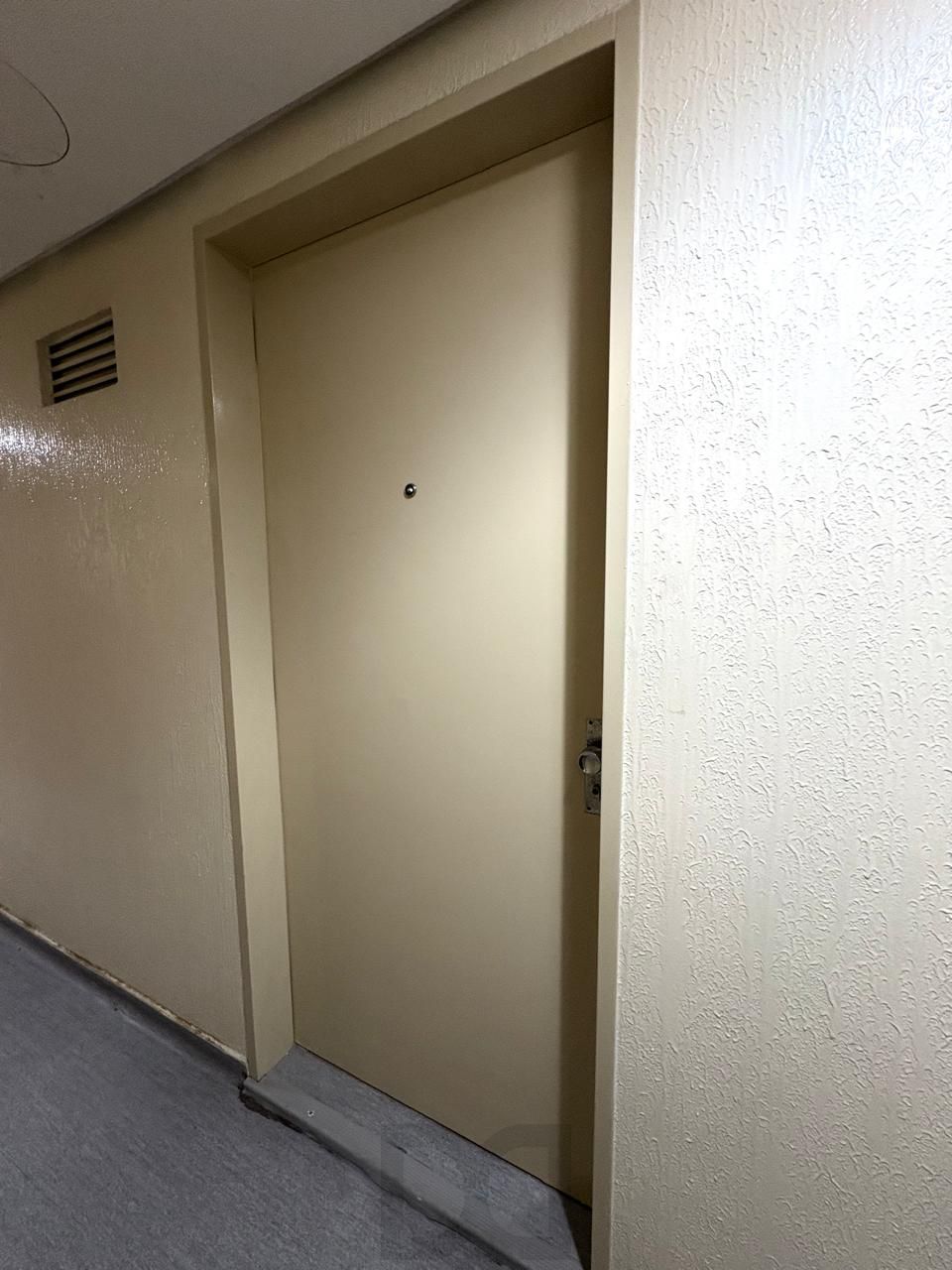 Sala comercial desocupada — foto 10