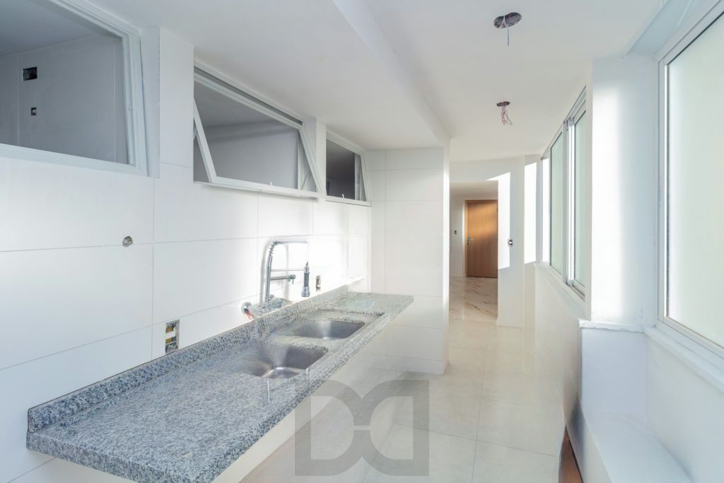 Excelente Apartamento 3 Dormitórios , 149 m², Avenida Borges de Medeiros !!! Valor Imperdível!! — foto 12