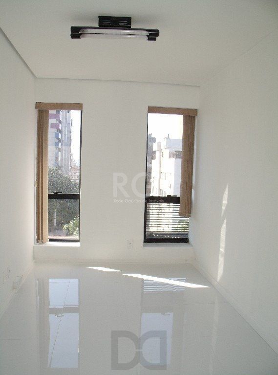 Conjunto/Sala para Venda - 40m², 0 dormitórios, Menino Deus — foto 4