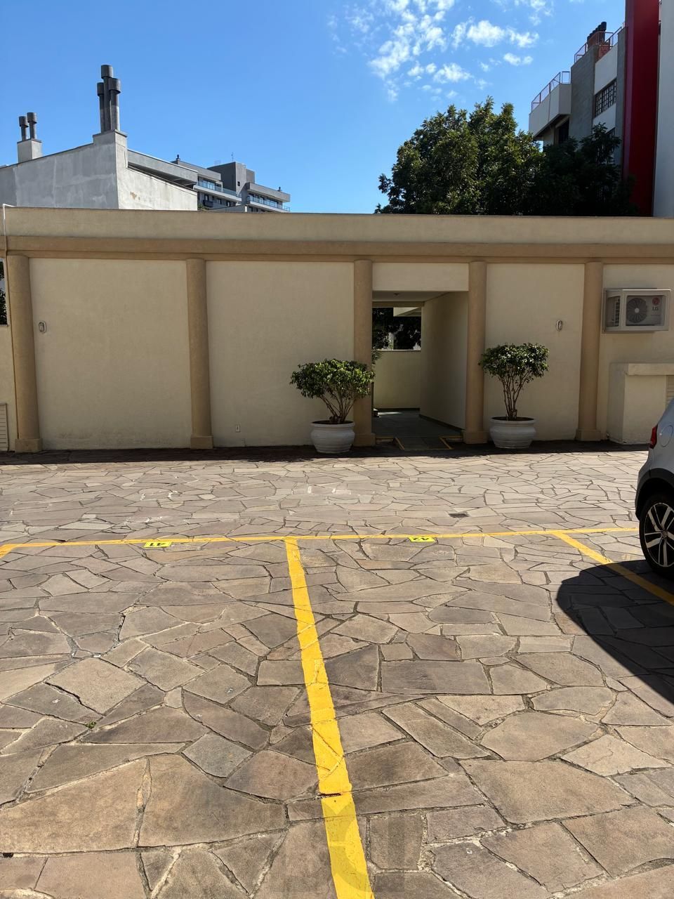 ÓTIMO APARTAMENTO 2 DORMITÓRIOS COM VAGA ESCRITURADA NO MENINO DEUS — foto 74