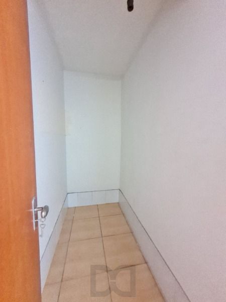 Casa de 3 dormitórios, apenas uma quadra da Av. Edgar Pires de Castro — foto 11