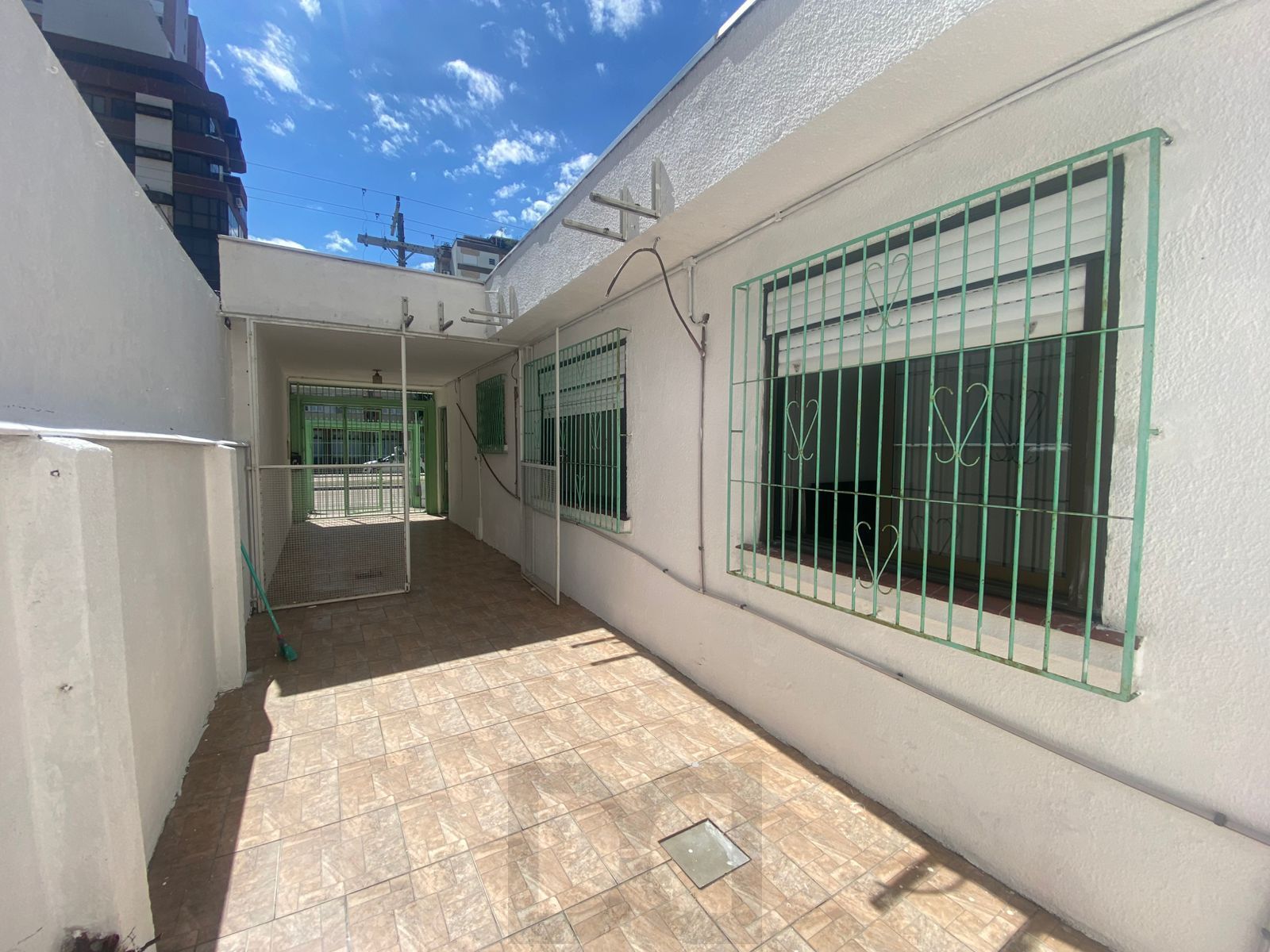 Casa com grande potencial para loja ponto comercial — foto 14