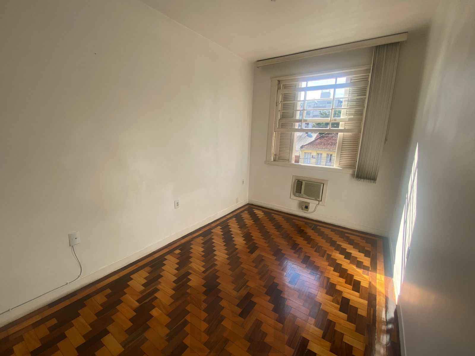 Apartamento 3 dormitórios 2 banheiros e sacada Menino Deus — foto 10