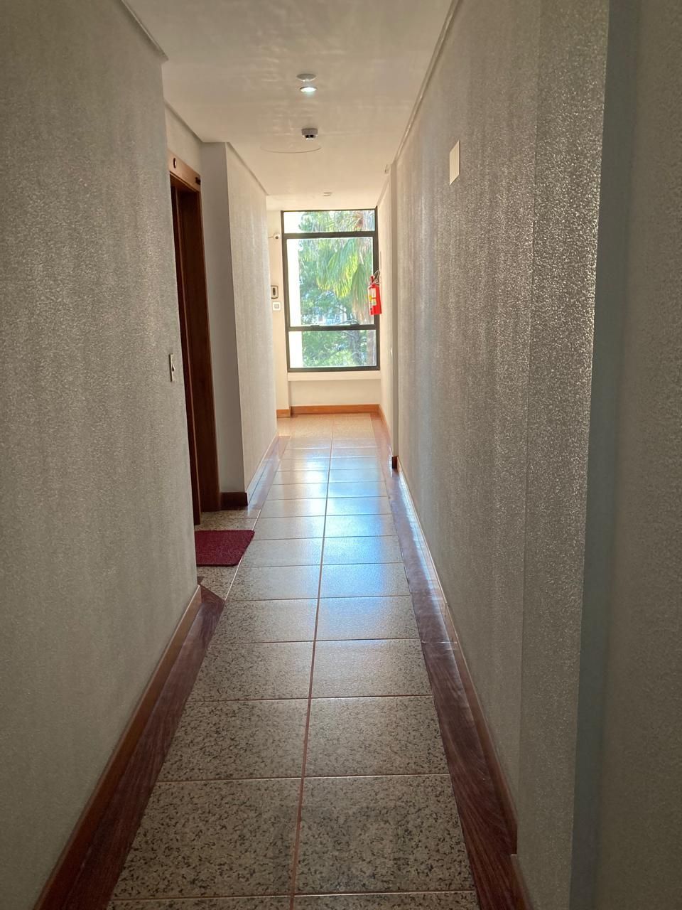 ÓTIMA SALA COM 37 METROS PRIVATIVOS E BOX ESCRITURADO — foto 9