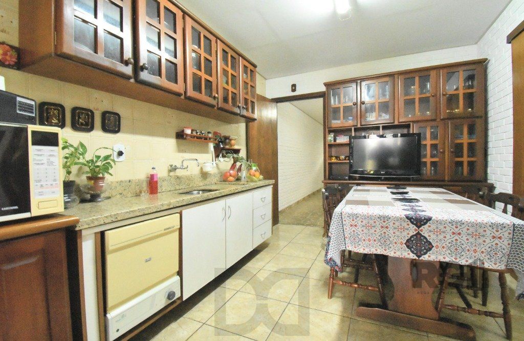 CASA - 5 dorms. - 3 vagas - 290 m² - MENINO DEUS — foto 10