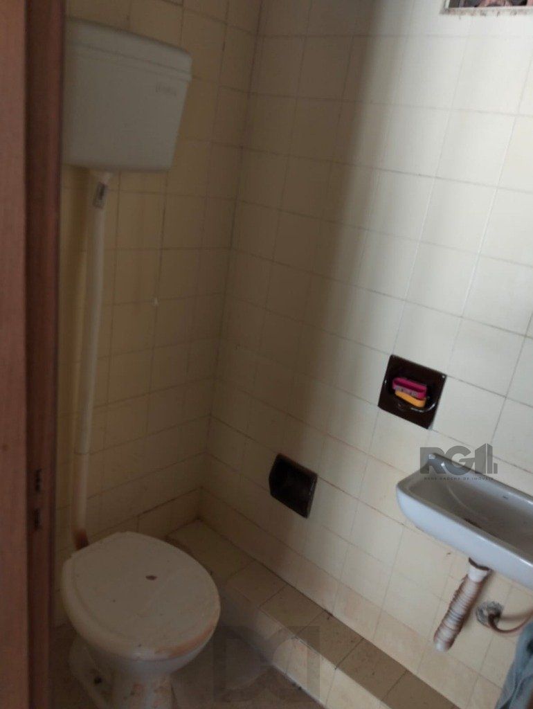 Apartamento 3 Dormitórios , dependência de empregada e vaga de garagem. — foto 21