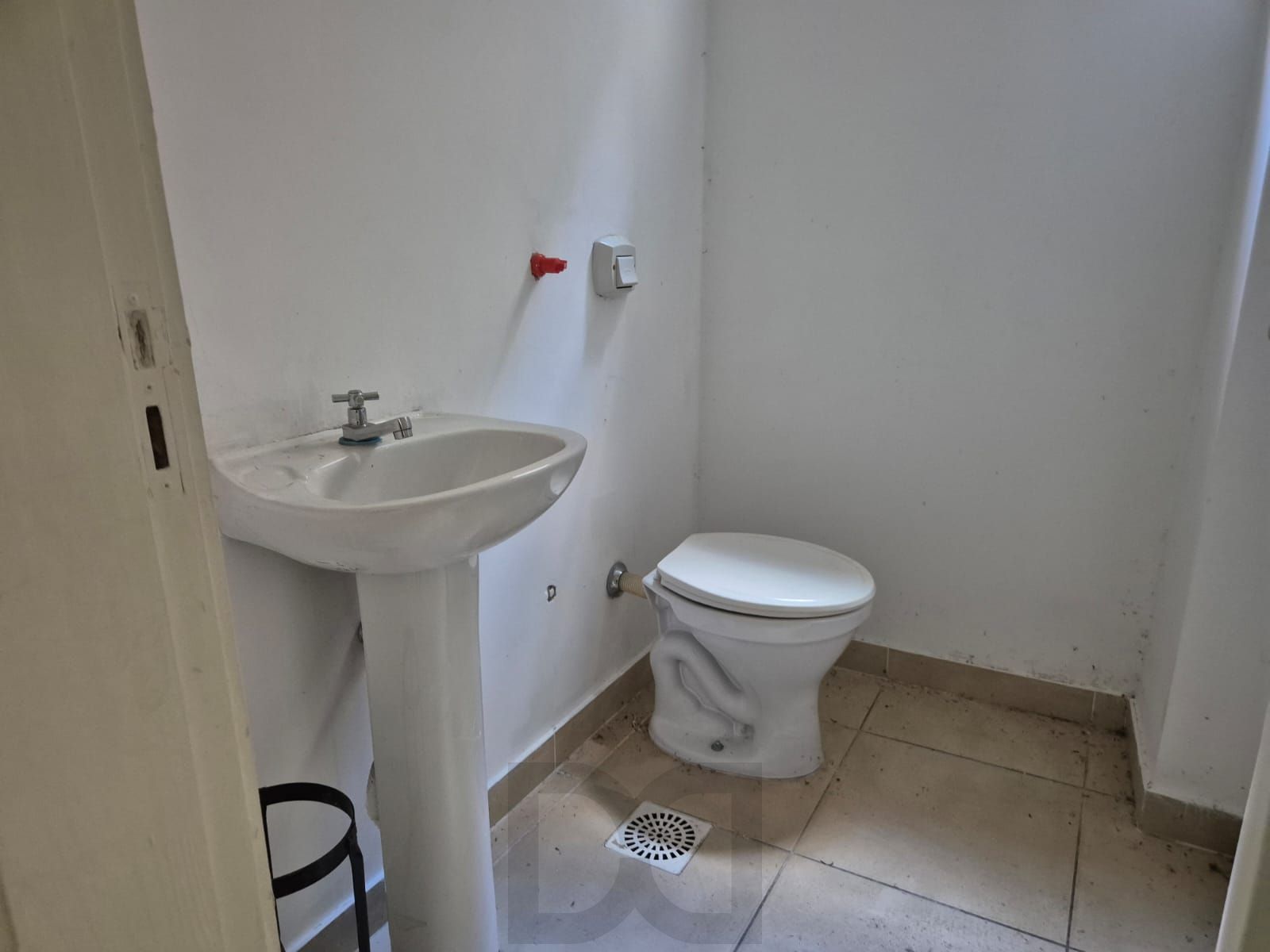 Sala comercial desocupada — foto 6