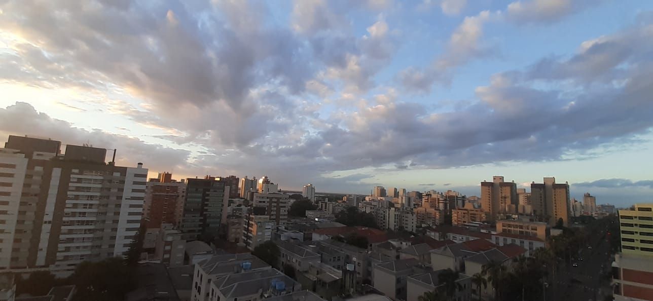 Apartamento 3 dormitórios com vaga na Getúlio Vargas - Menino Deus — foto 24