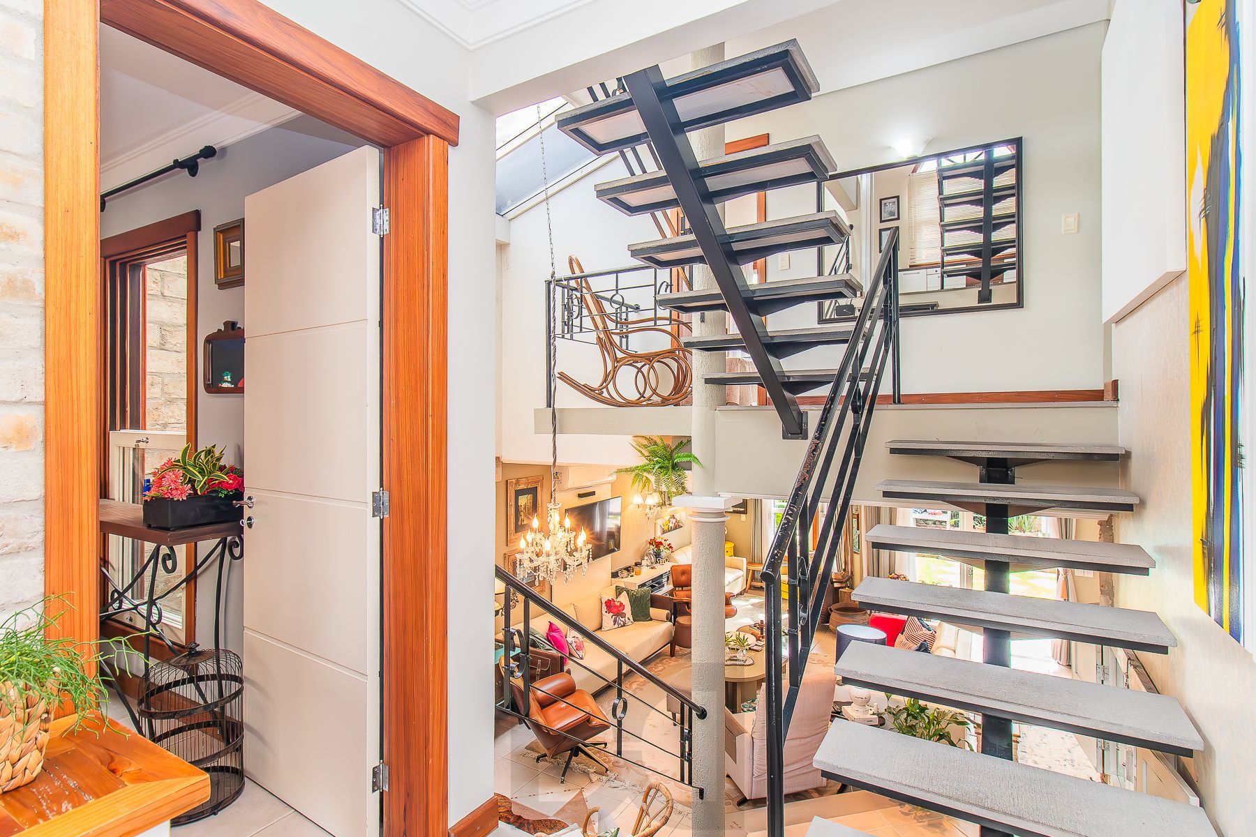 CASA DE 4 DORMITÓRIOS EM CONDOMÍNIO - 320 m² - 4 VAGAS DE GARAGEM — foto 4