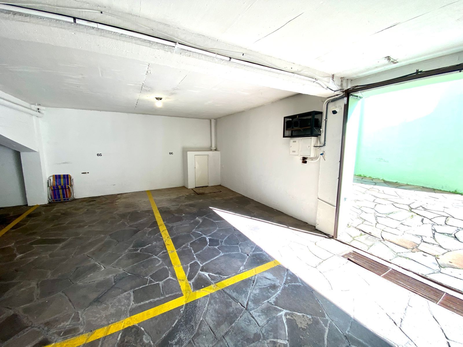 Apartamento1 dormitório, patio, vaga de garagem predio com elevador Menino Deus — foto 12