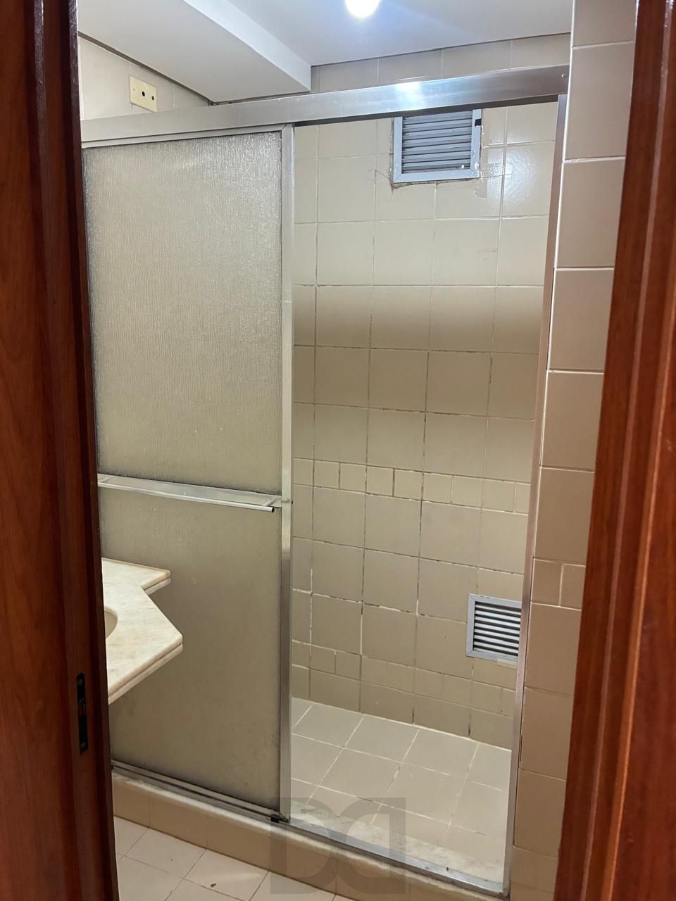 ÓTIMO APARTAMENTO 2 DORMITÓRIOS COM VAGA ESCRITURADA NO MENINO DEUS — foto 31