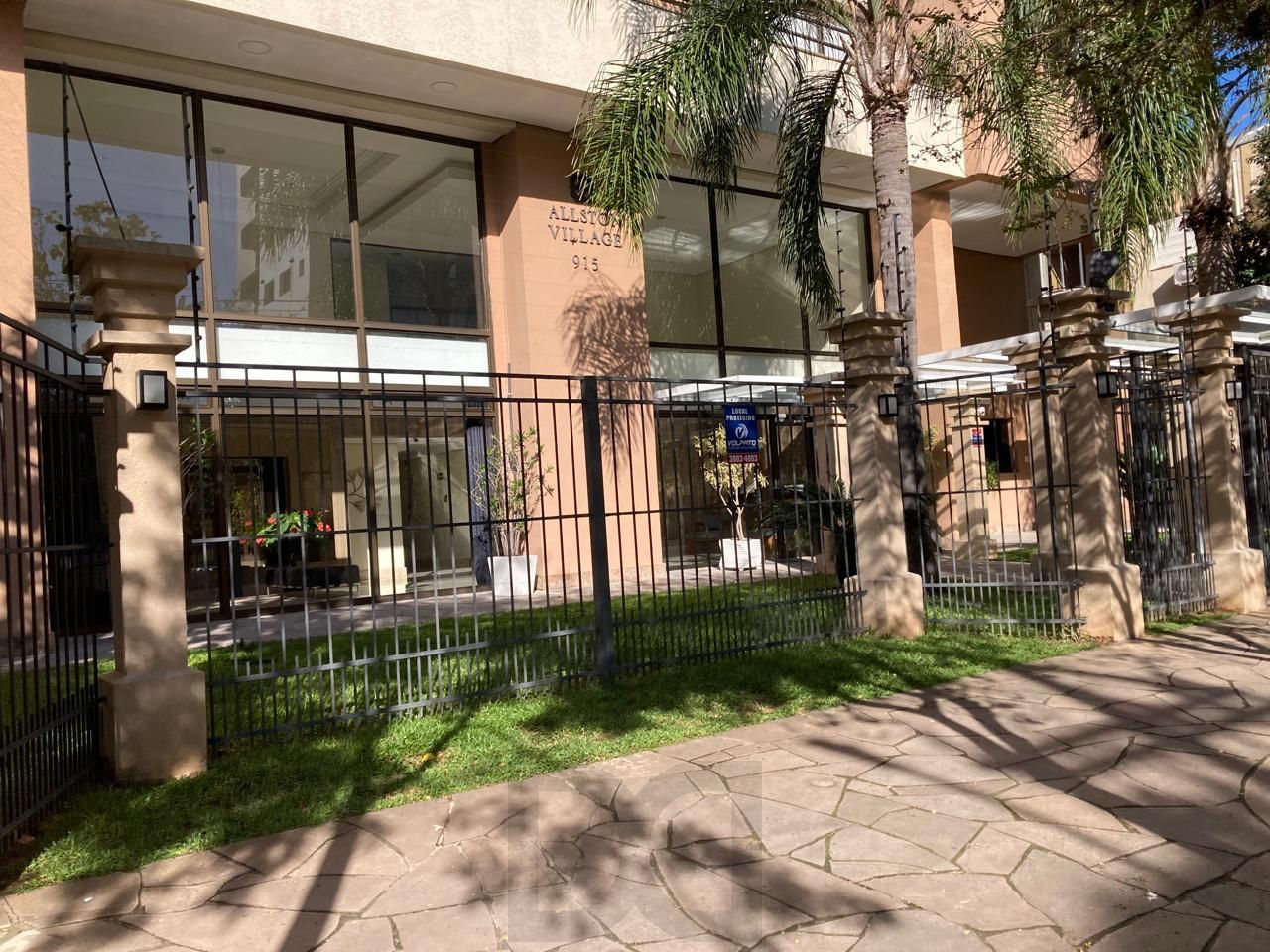 LINDO APARTAMENTO NO MENINO DEUS com 117 M PRIVATIVOS, 3 DORITÓRIOS COM SUÍTES E VAGA DUPLA — foto 7