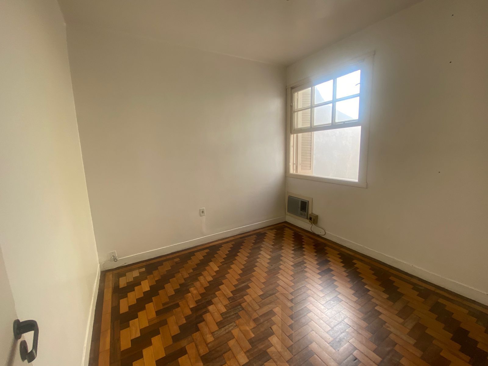 Apartamento 3 dormitórios 2 banheiros e sacada Menino Deus — foto 11