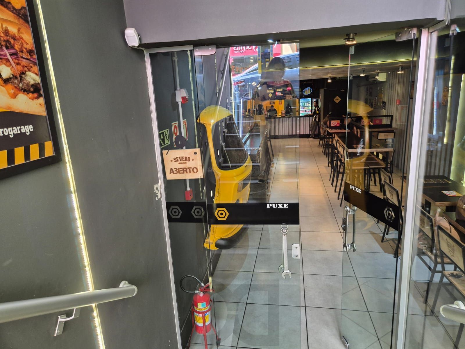 Prédio comercial com 3 andares — foto 24