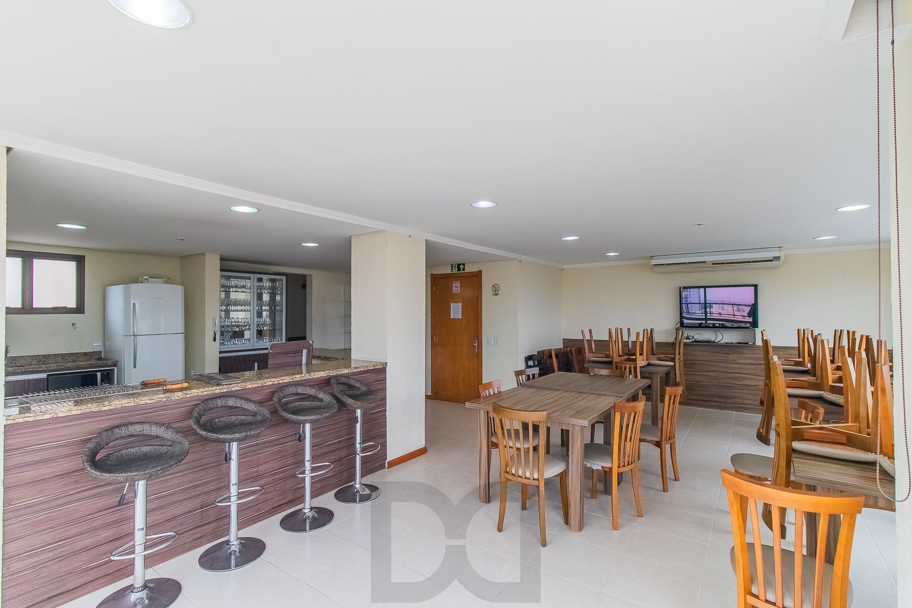 LINDO APARTAMENTO NO MENINO DEUS com 117 M PRIVATIVOS, 3 DORITÓRIOS COM SUÍTES E VAGA DUPLA — foto 34