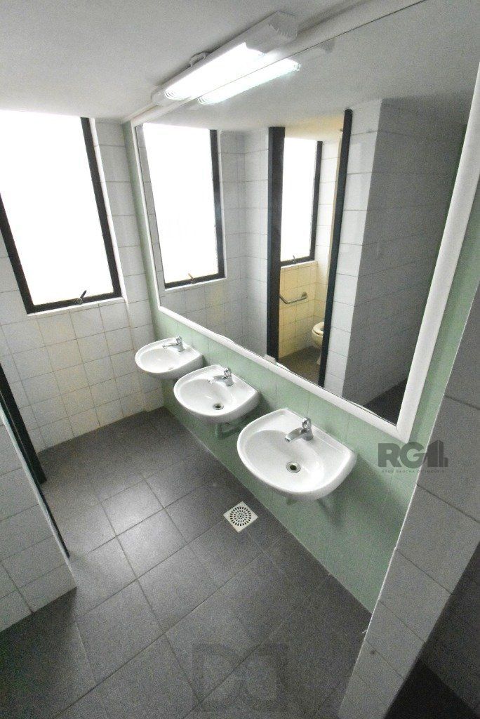 Sala comercial na Azenha 489m² — foto 3