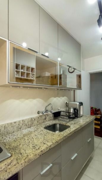 Cobertura dcom 02 dorm . Dependencia de Empregada, com 154,22m2 area privativa com garagem Menino Deus — foto 5