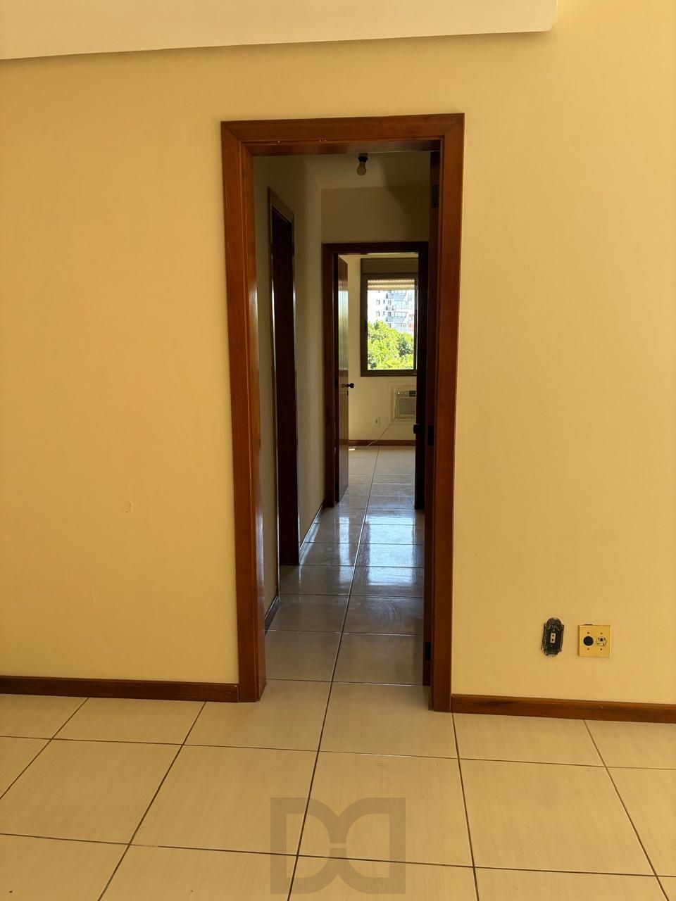 ÓTIMO APARTAMENTO 2 DORMITÓRIOS COM VAGA ESCRITURADA NO MENINO DEUS — foto 28