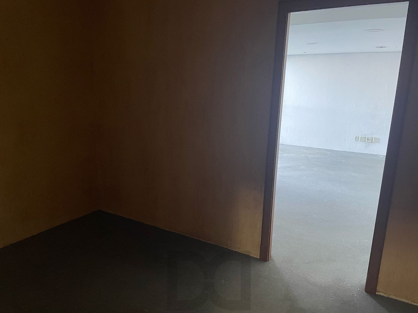 Sala Comercial de 48 m² com garagem, prédio com portaria presencial — foto 7