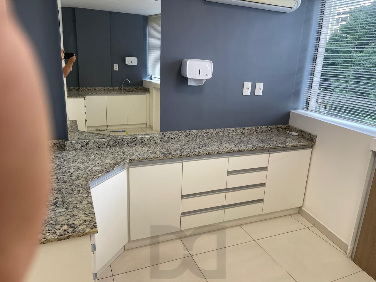 EXCELENTE SALA NO CENTRO DE PORTO ALEGRE COM VAGA PRÓXIMO A SANTA CASA — foto 12