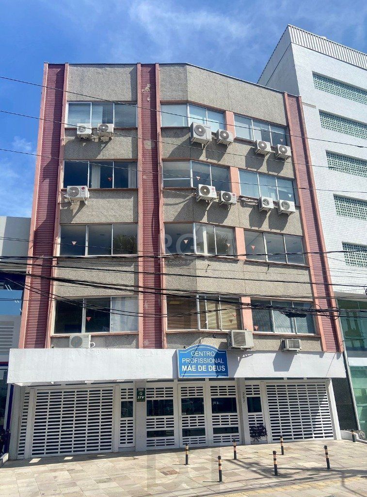 Excelente Sala (dividida em 2 ambientes) no coração do Menino Deus!!  Toda estrutura por apenas R$ 170.000,00!! — foto 1