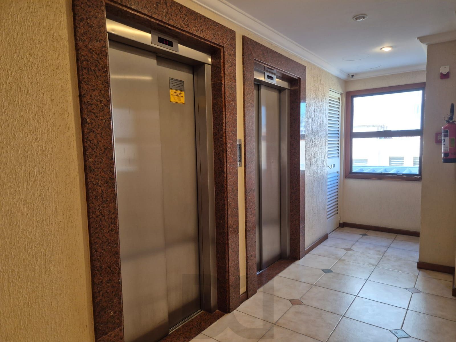 Sala reformada com box — foto 10