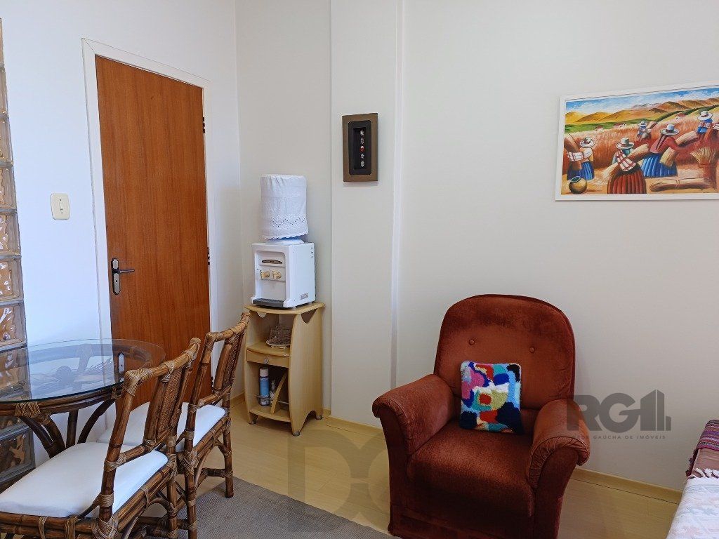 Sala comercial com 20m², andar alto, bem iluminada e ventilada. — foto 2