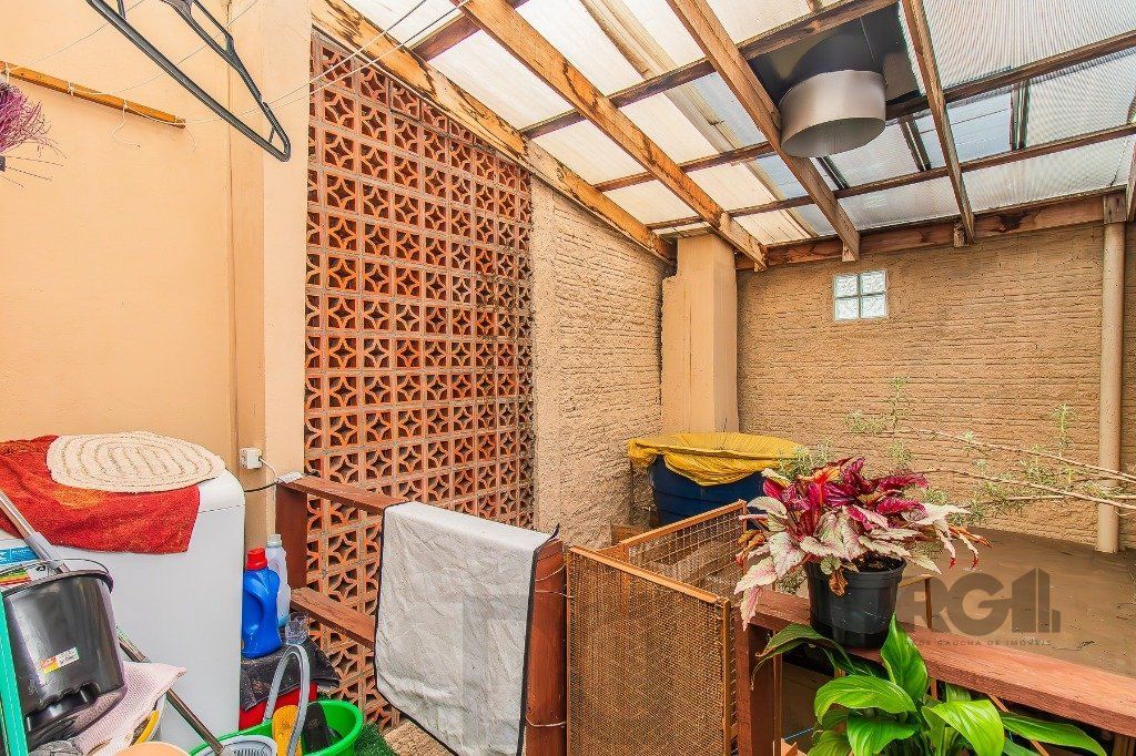 Casa para Venda - 110m², 2 dormitórios, sendo 1 suítes, 2 vagas - Menino Deus — foto 16