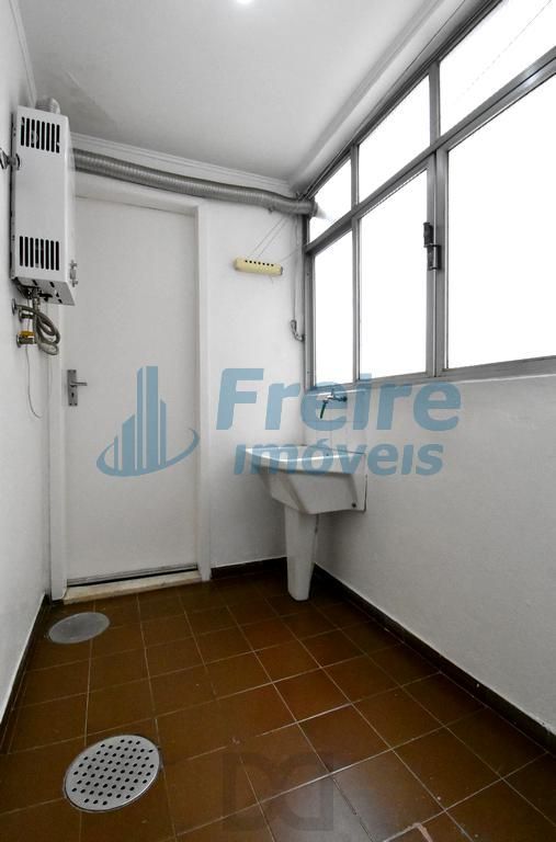 Apartamento 2 dormitórios com garagem - Menino Deus — foto 15