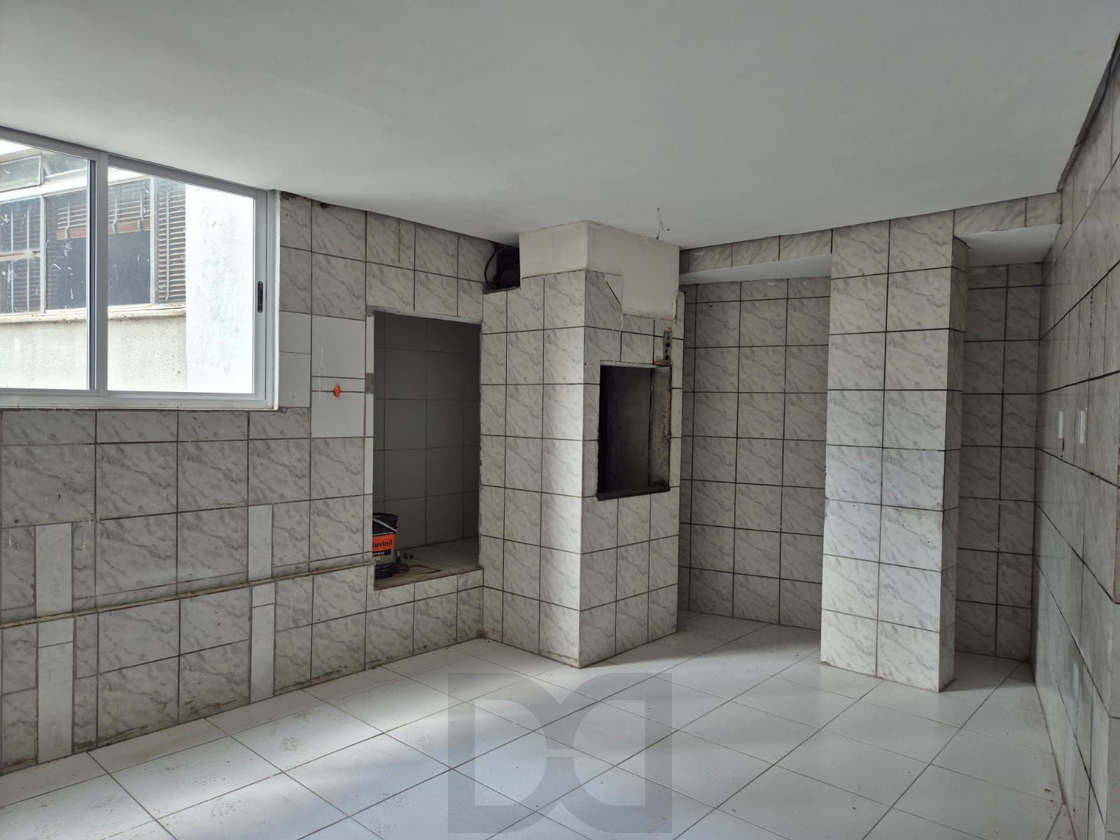 Prédio comercial com 3 andares — foto 18