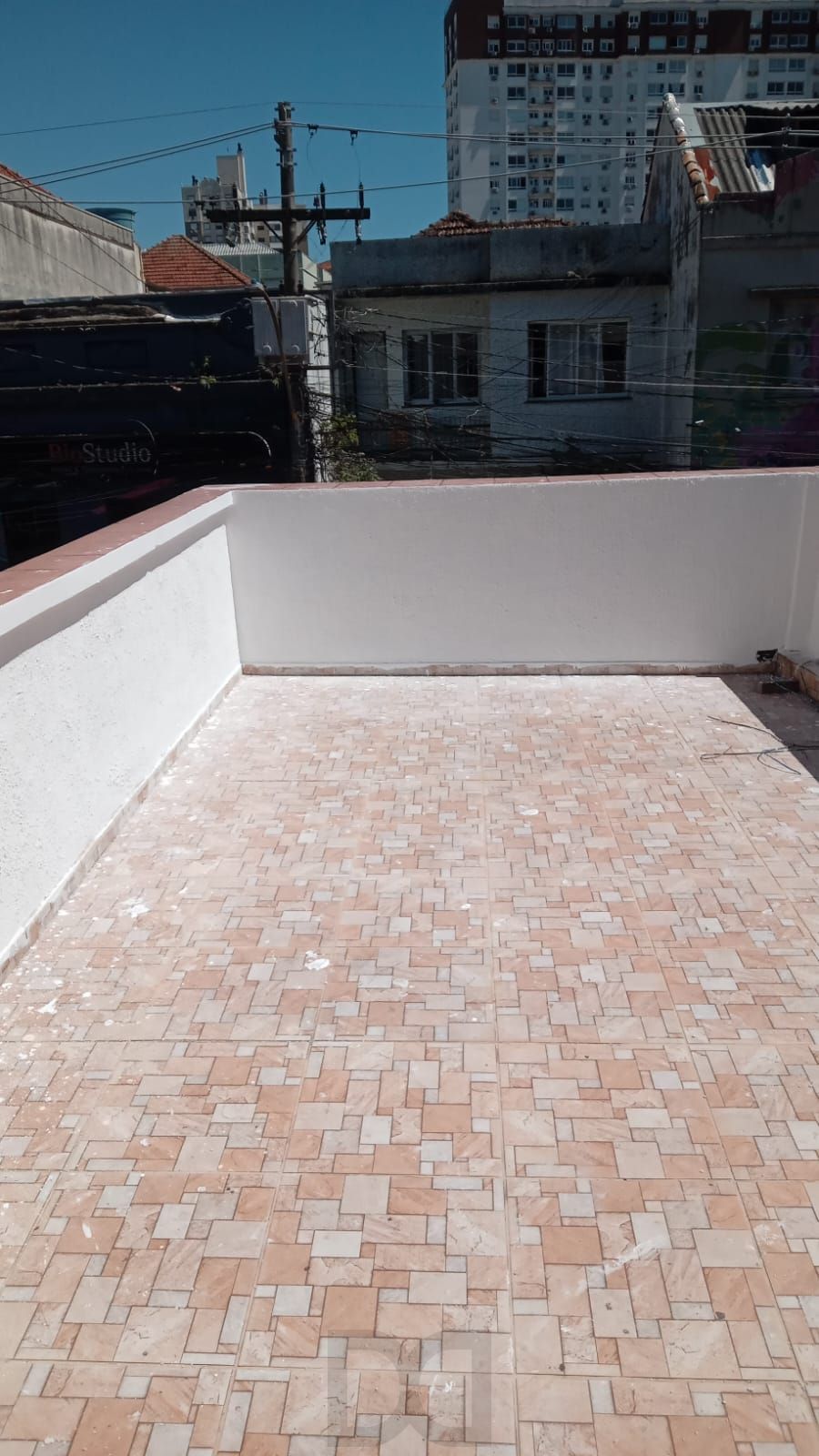 Ótima Casa com 4 Dormitórios no Bairro Cidade Baixa — foto 2