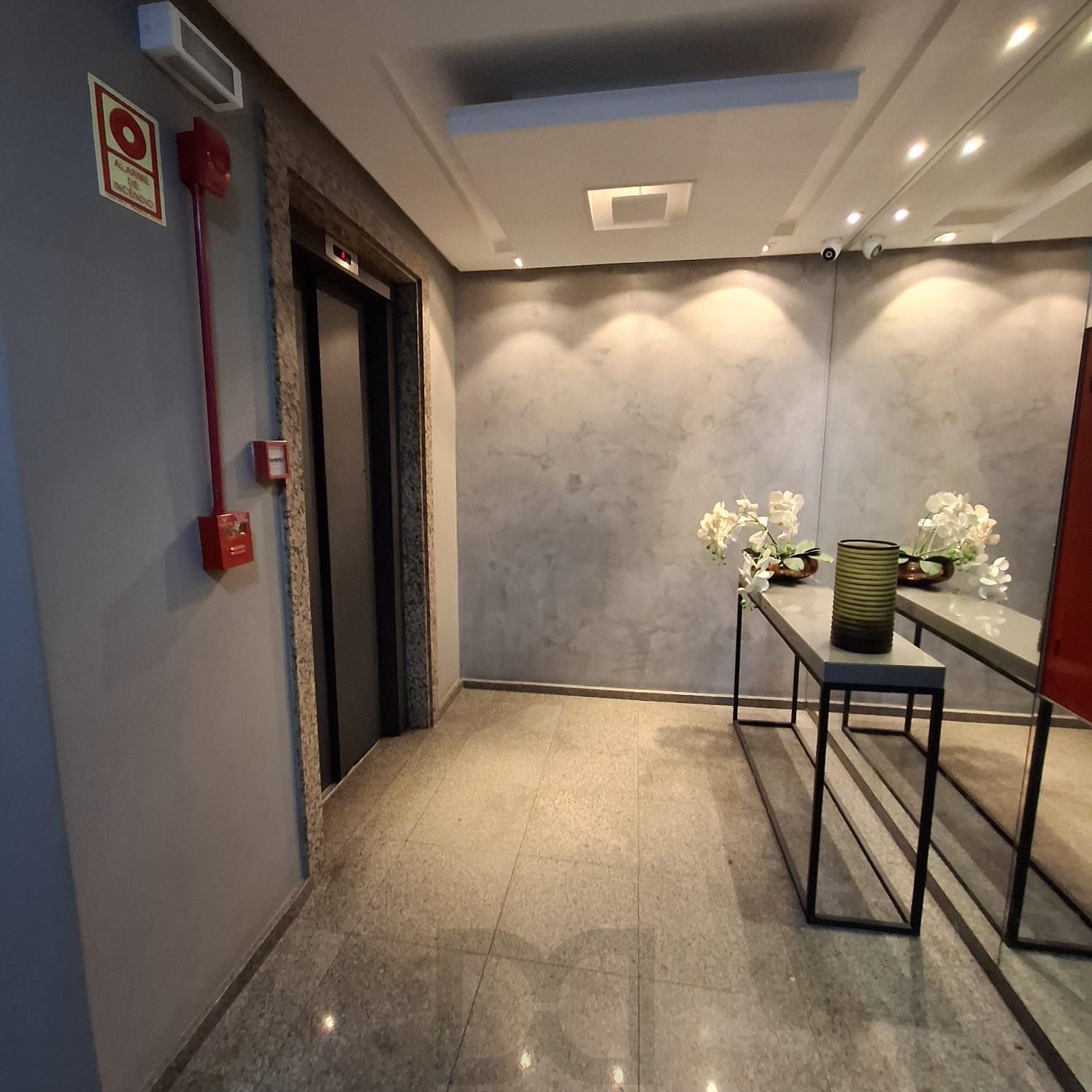 Sala Comercial com vaga para um carro escriturada — foto 14