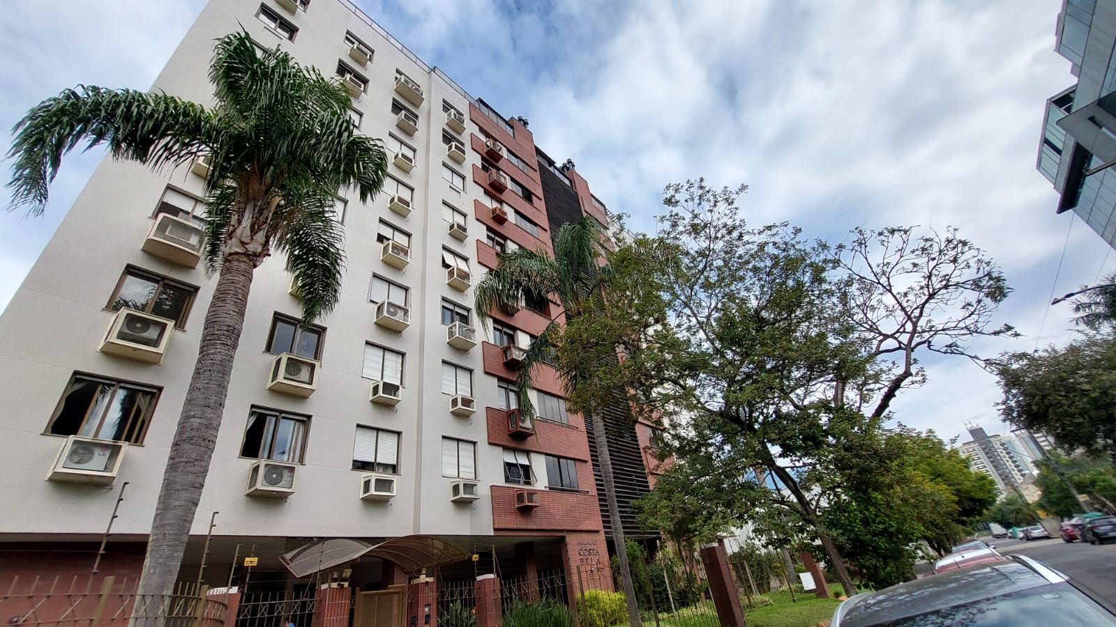 COBERTURA 3 DORMITÓRIOS COM 1 VAGA NO MENINO DEUS — foto 1