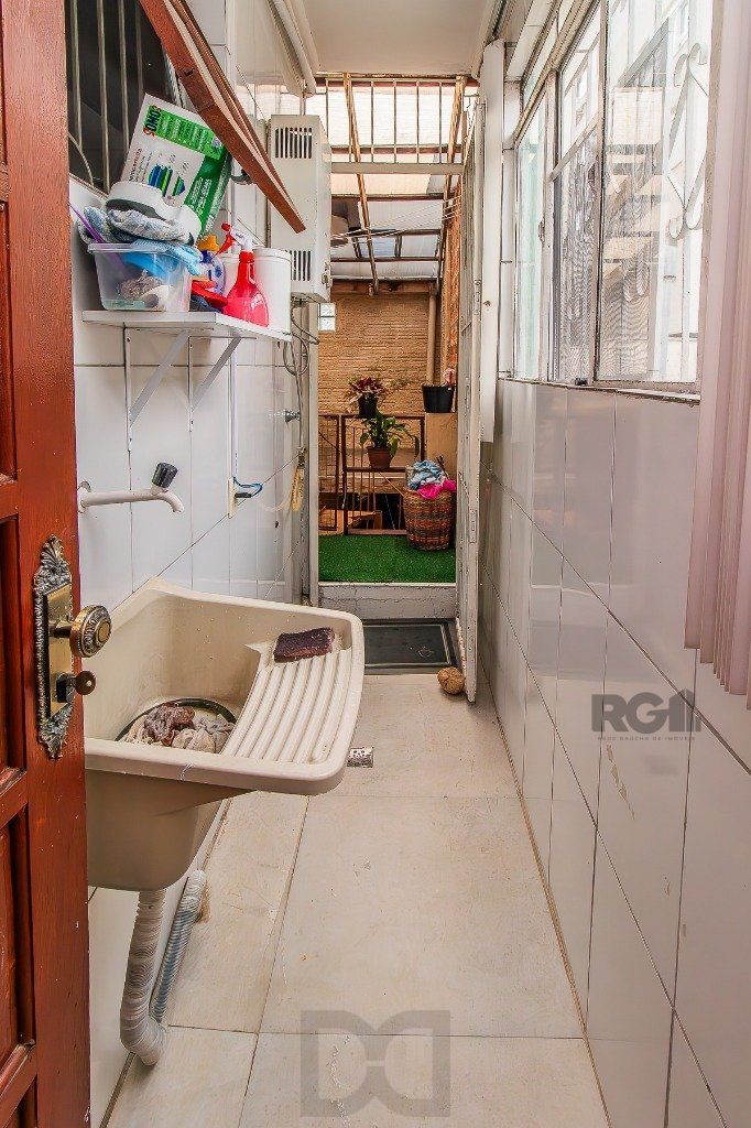 Casa para Venda - 110m², 2 dormitórios, sendo 1 suítes, 2 vagas - Menino Deus — foto 15