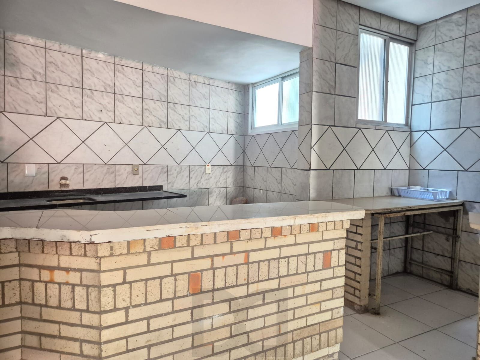 Prédio comercial com 3 andares — foto 23