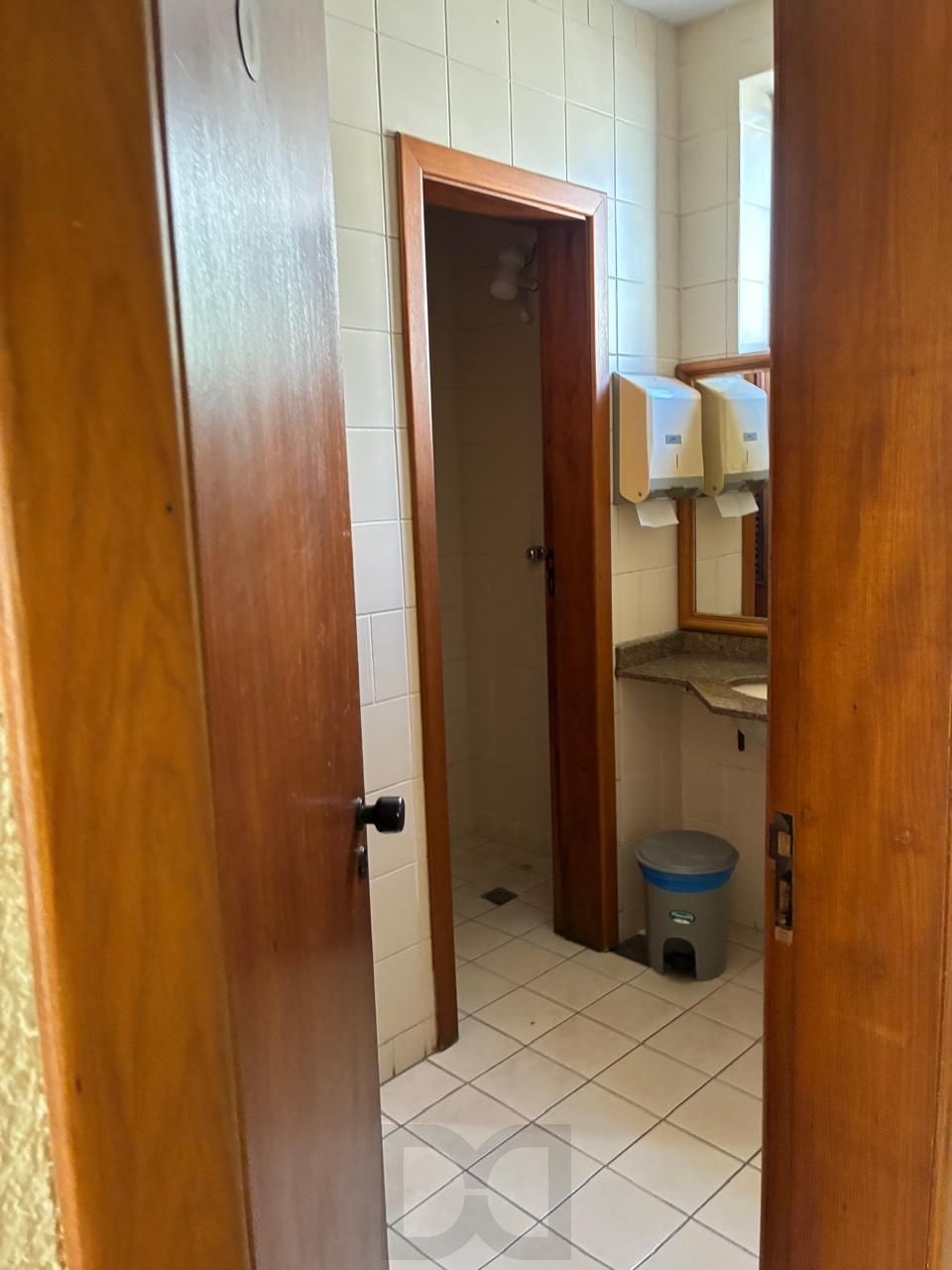 ÓTIMO APARTAMENTO 2 DORMITÓRIOS COM VAGA ESCRITURADA NO MENINO DEUS — foto 87