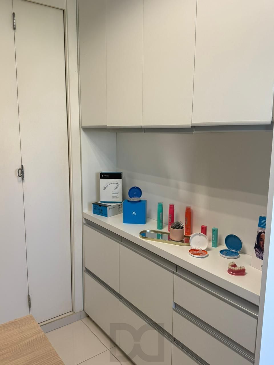 EXCELENTE SALA NO CENTRO DE PORTO ALEGRE COM VAGA PRÓXIMO A SANTA CASA — foto 6