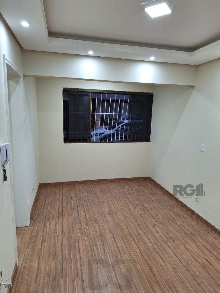 Apartamento- 2 dormitórios - 57,37 m² - CAVALHADA — foto 2