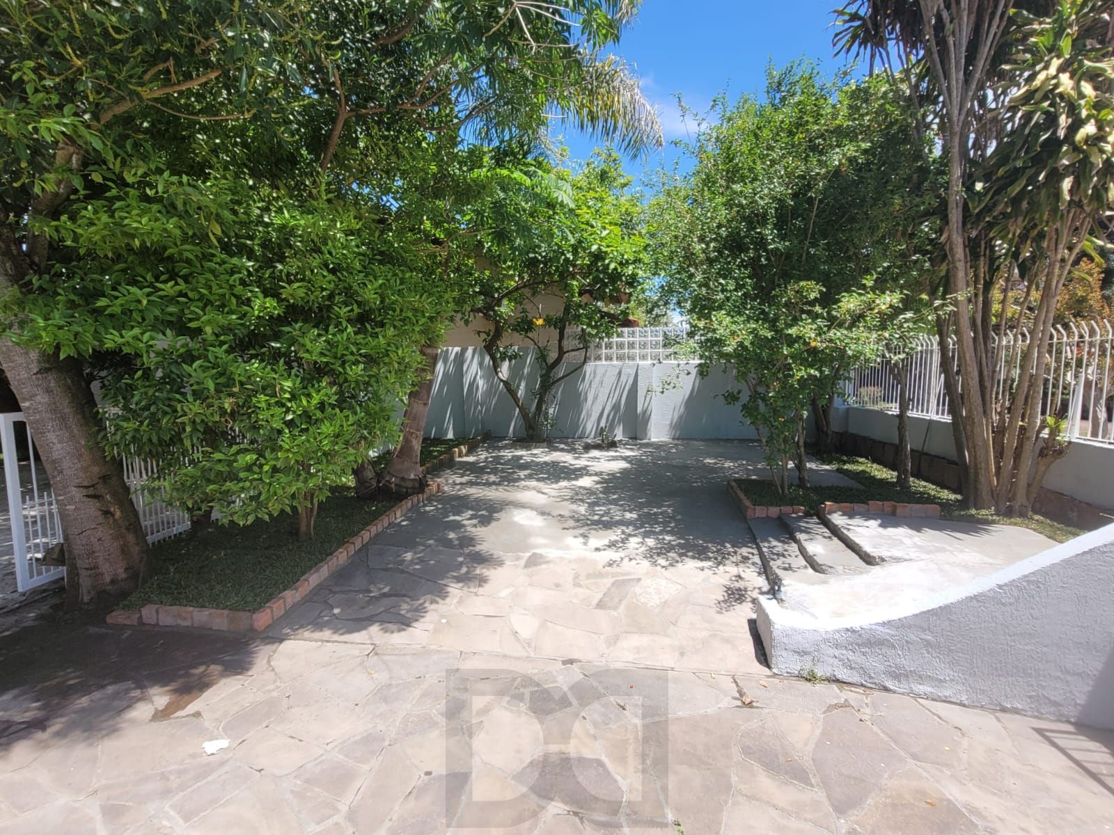Casa no bairro Ipanema com 291 m² de área privativa e 8 garagens — foto 3