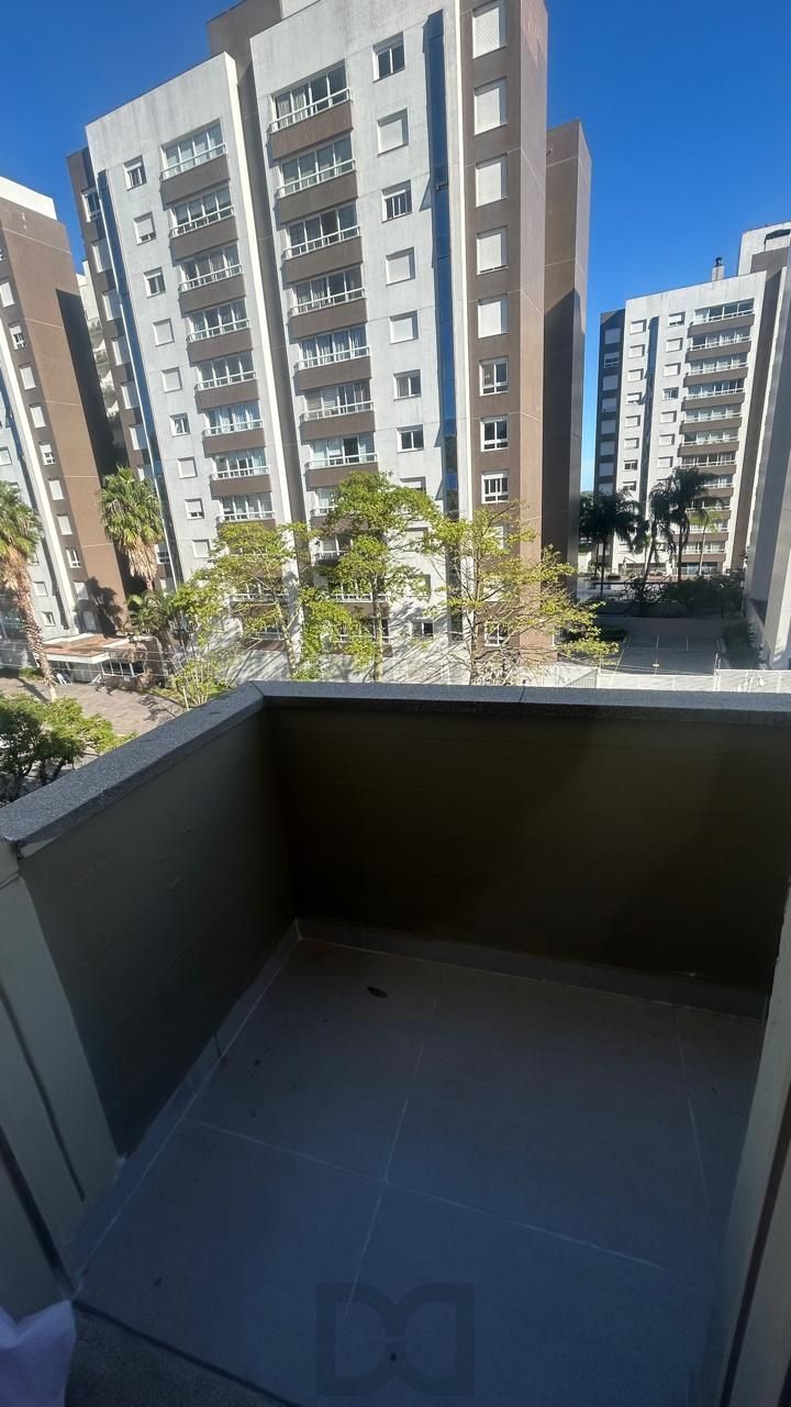 APARTAMENTO DE FRENTE 03 DORMITÓRIOS -MENINO DEUS — foto 4