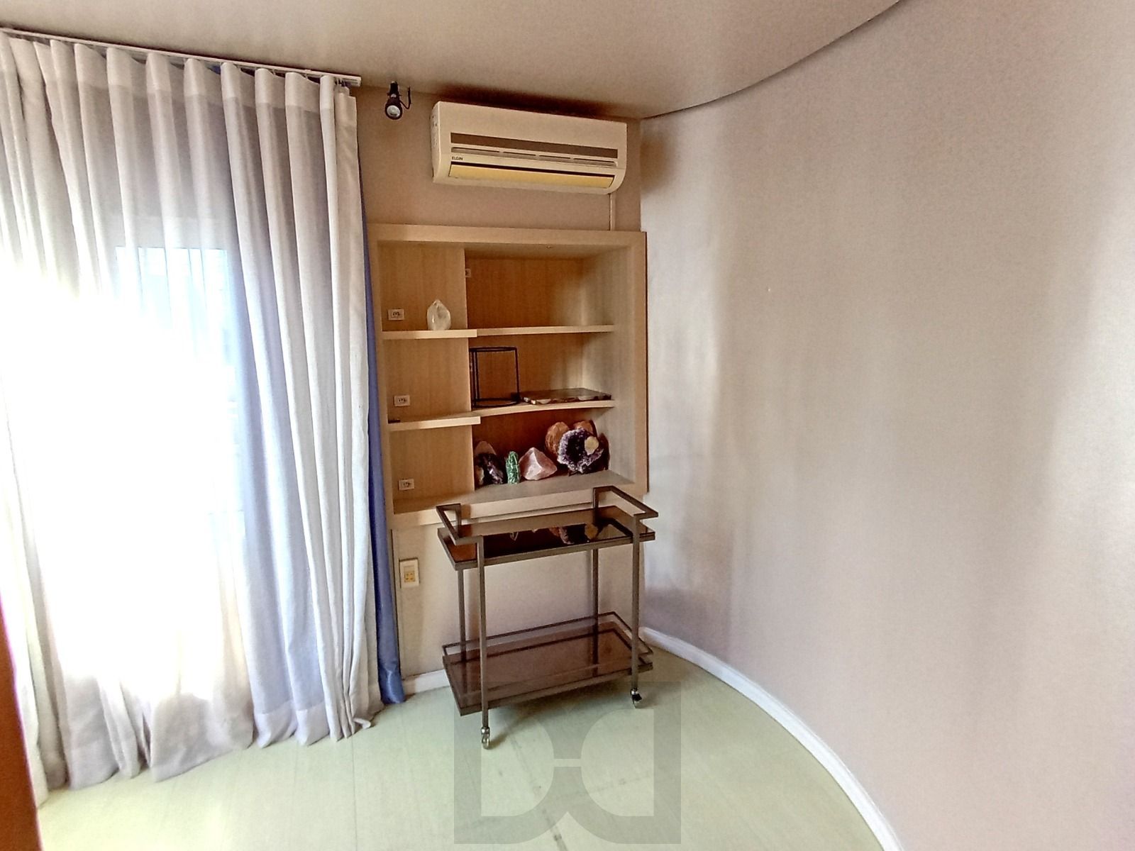 Sala semi mobiliada com vaga — foto 4