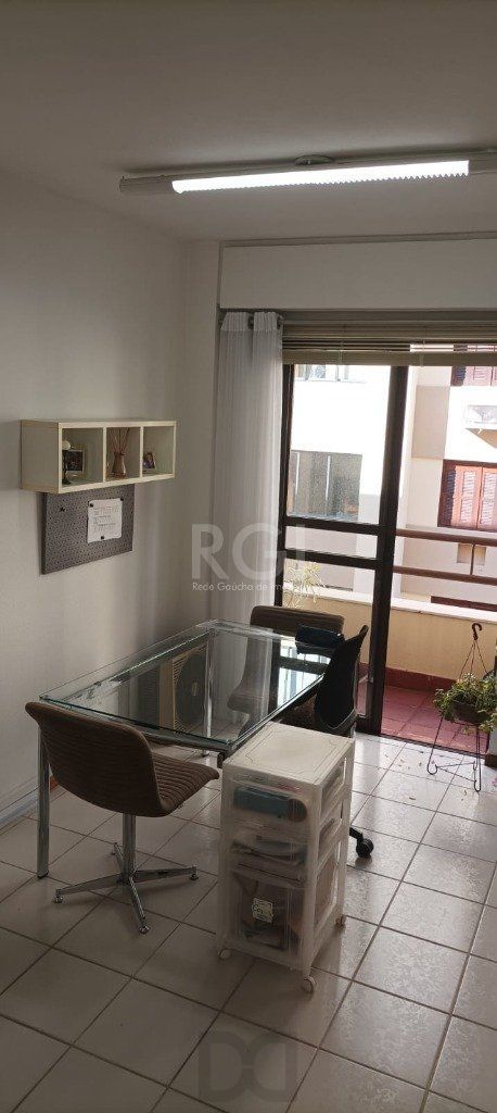 sala - 30,23 m² - Menino Deus — foto 6