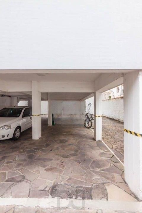 Excelente apartamento no Menino Deus com 3D + Dep. de Empregada e garagem!!!! Valor imperdível de R$ 495.000,00 — foto 17