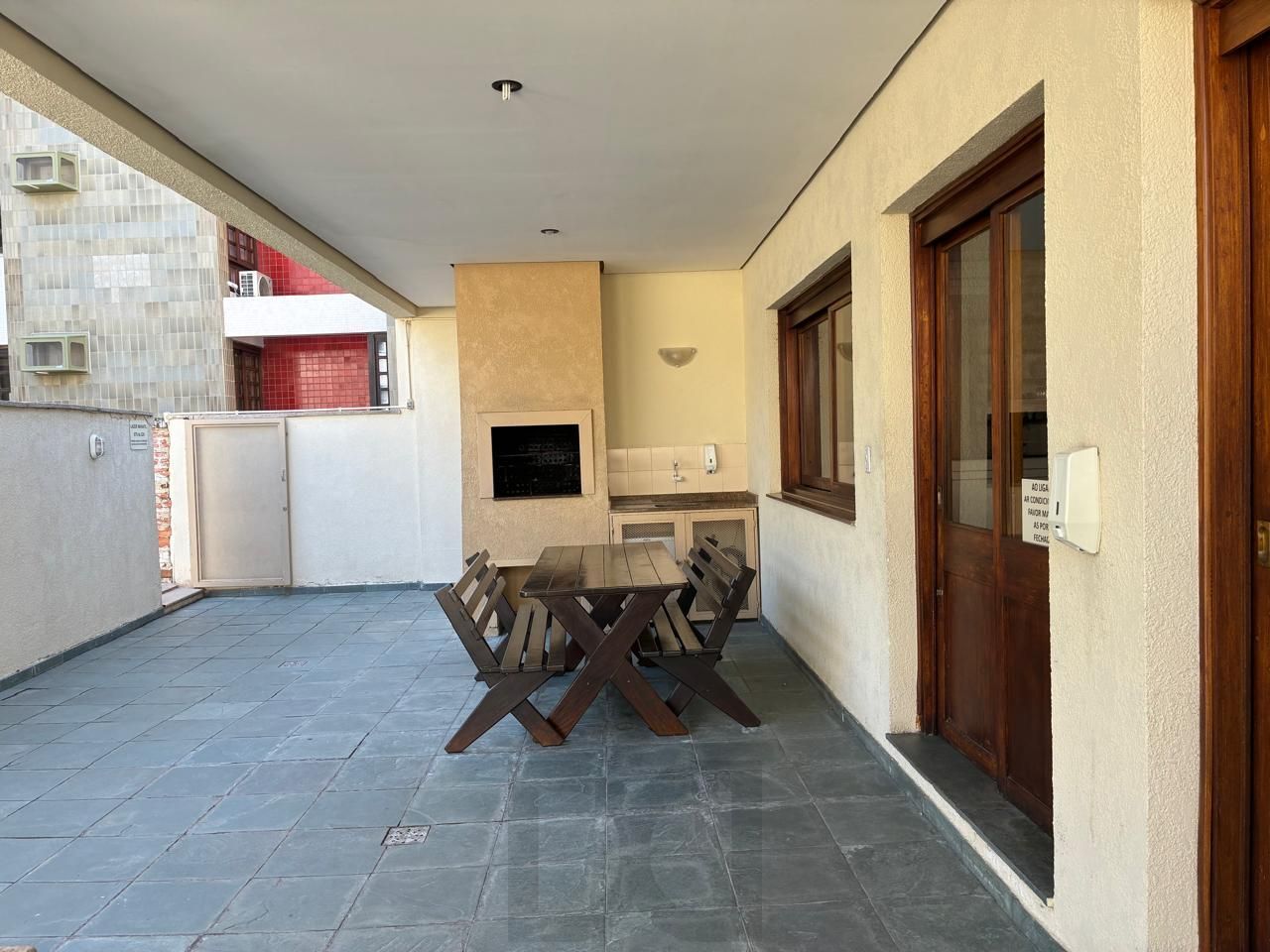ÓTIMO APARTAMENTO 2 DORMITÓRIOS COM VAGA ESCRITURADA NO MENINO DEUS — foto 77