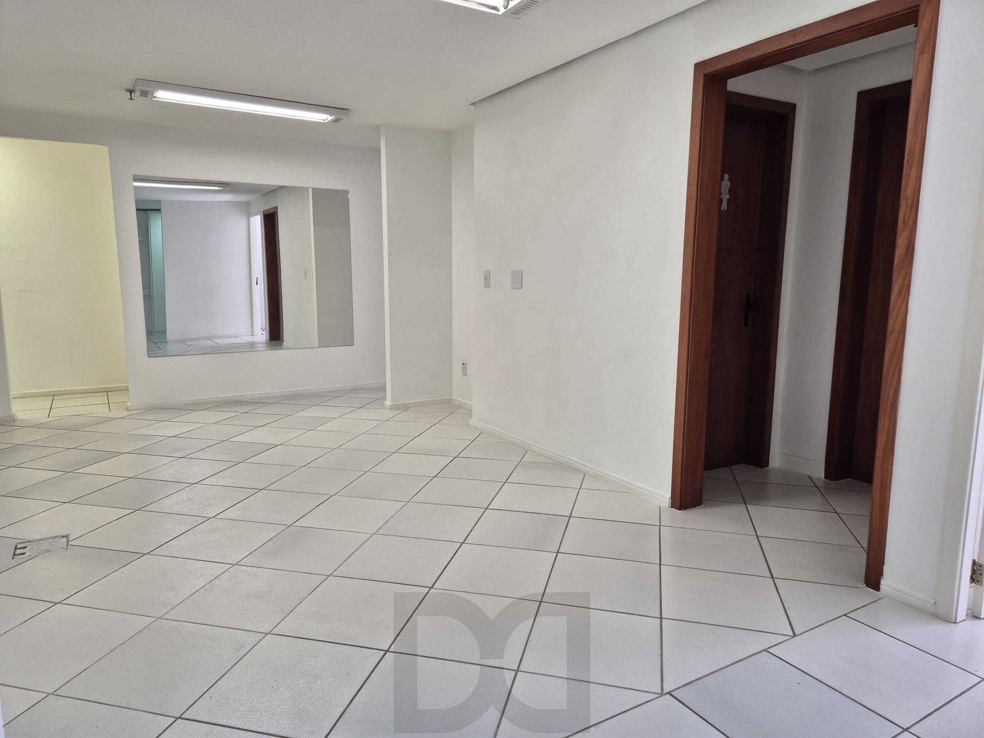 Sala com 6 divisórias e 2 vagas — foto 13